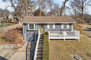 813 S Main Street, Liberty, MO 64068