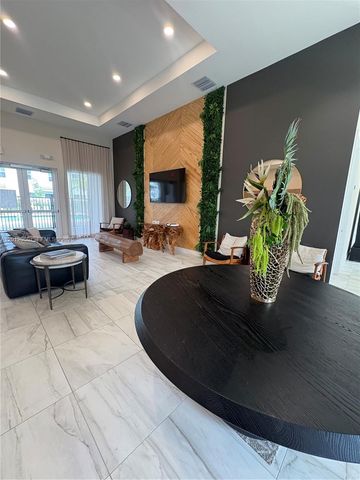 135 SW 171st Ln 135, Pembroke Pines, FL 33027