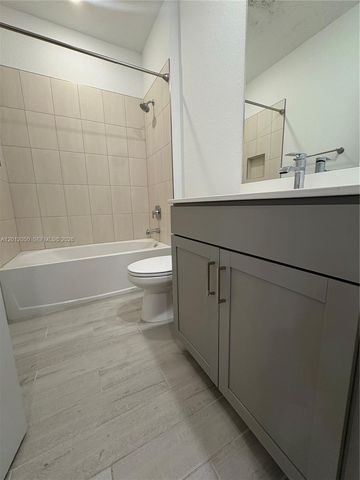 135 SW 171st Ln 135, Pembroke Pines, FL 33027
