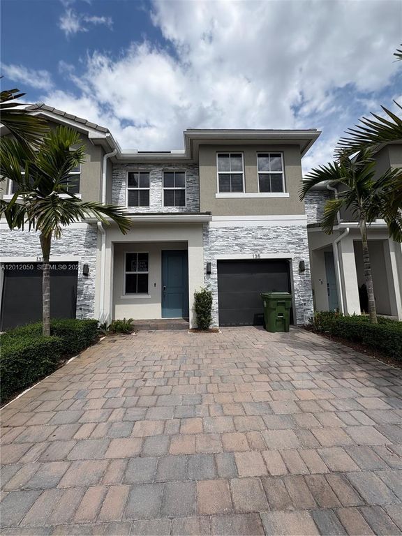 135 SW 171st Ln 135, Pembroke Pines, FL 33027