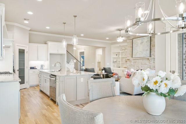 5412 E 125th Place S, Bixby, OK 74008