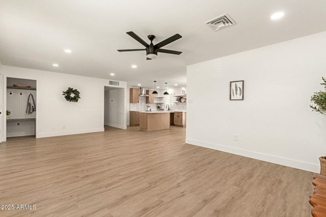 628 E PAPAGO Drive, Tempe, AZ 85288