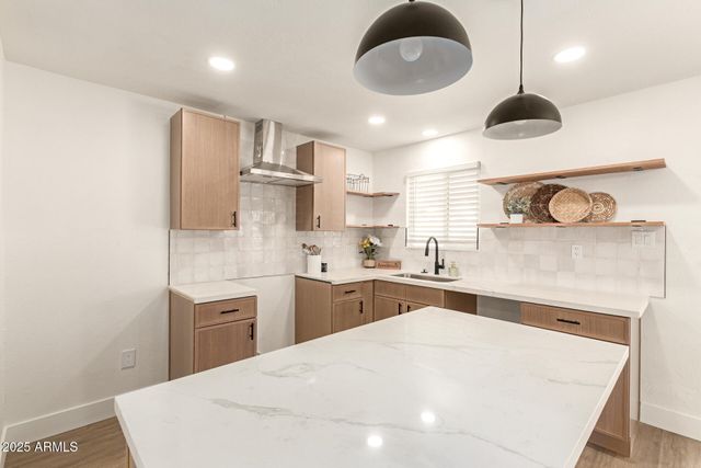 628 E PAPAGO Drive, Tempe, AZ 85288