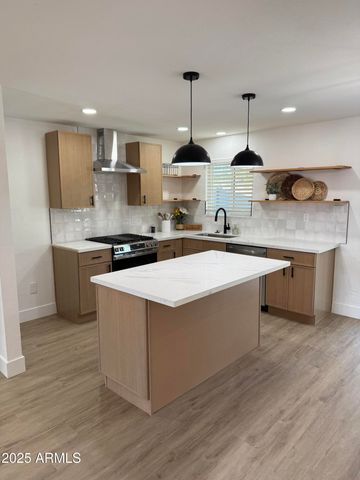 628 E PAPAGO Drive, Tempe, AZ 85288