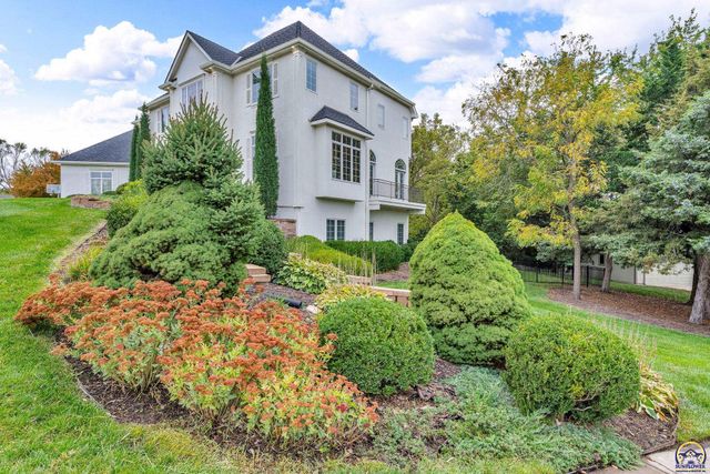 5832 SW Clarion LN, Topeka, KS 66610