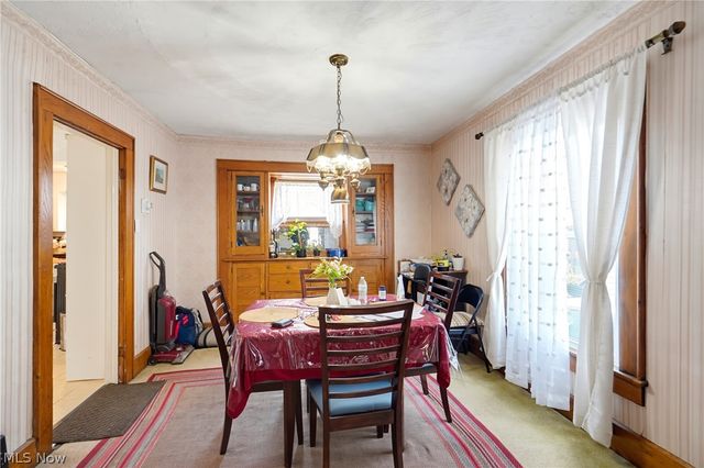 982 W Hopocan Avenue, Barberton, OH 44203