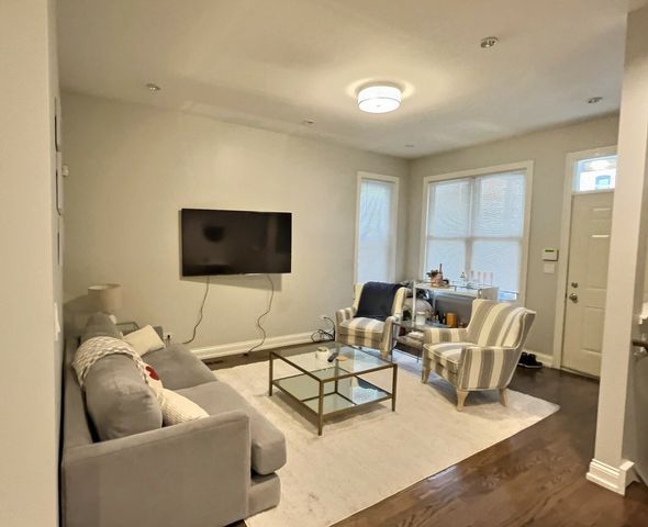 2538 N Southport Avenue 1R, Chicago, IL 60614