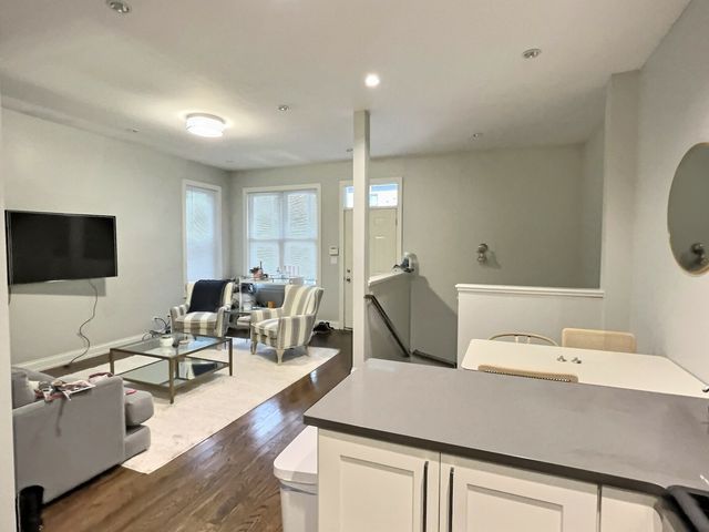 2538 N Southport Avenue 1R, Chicago, IL 60614