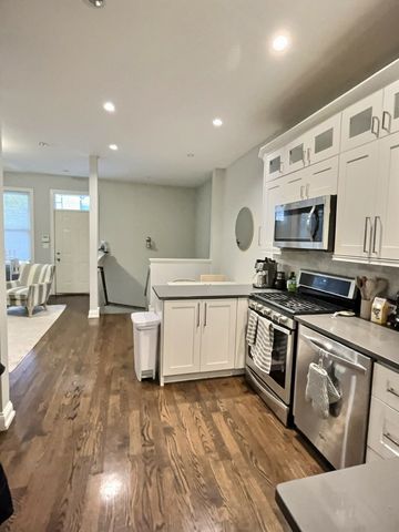 2538 N Southport Avenue 1R, Chicago, IL 60614