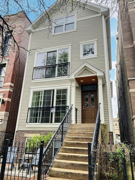2538 N Southport Avenue 1R, Chicago, IL 60614