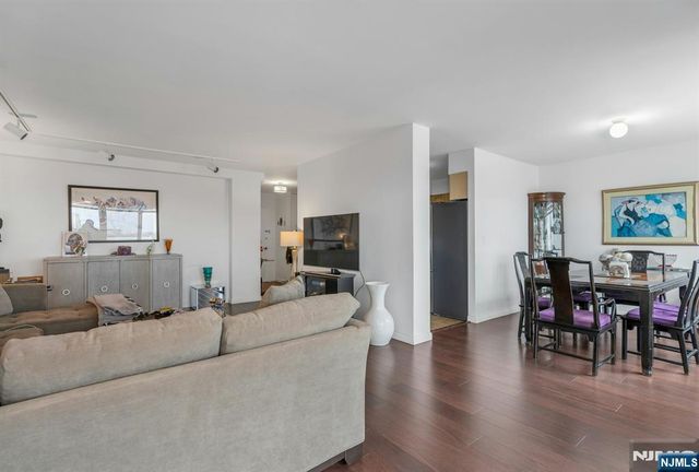 2000 Linwood Avenue 22U, Fort Lee, NJ 07024