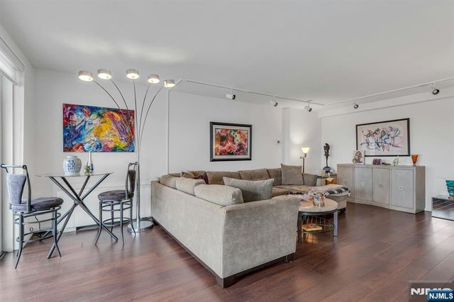 2000 Linwood Avenue 22U, Fort Lee, NJ 07024