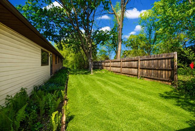 4795 Brookdale DRIVE, Greenfield, WI 53228