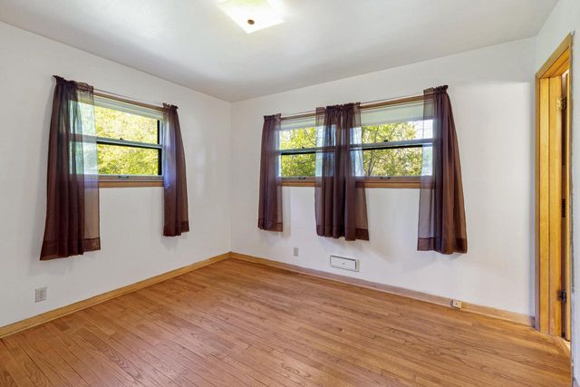 4795 Brookdale DRIVE, Greenfield, WI 53228