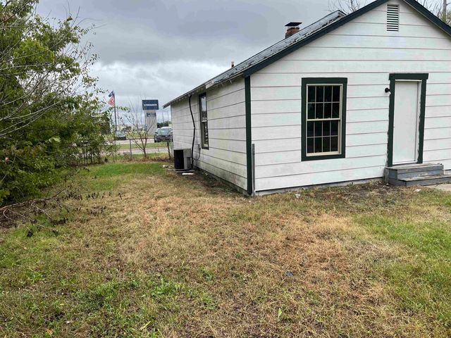 1533 S Saint Clair Ave, Wichita, KS 67213