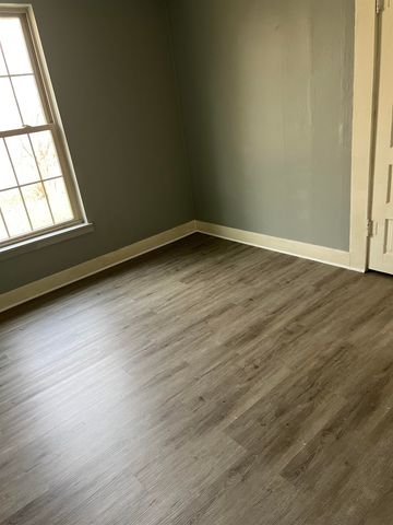 1533 S Saint Clair Ave, Wichita, KS 67213