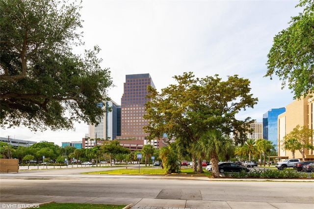 212 SE 8th Street, Fort Lauderdale, FL 33316