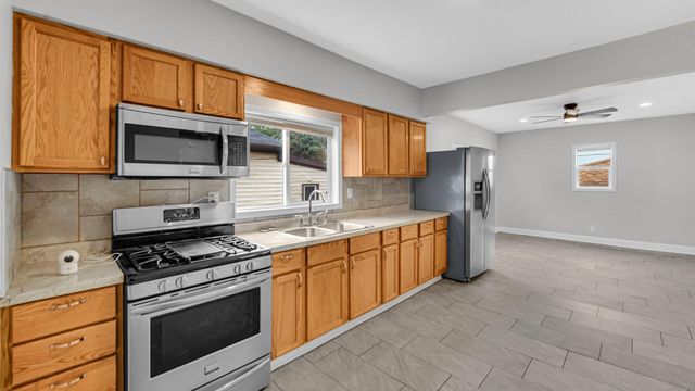 6116 Alexander Avenue, Hammond, IN 46323