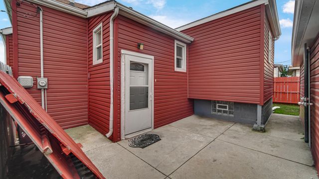 6116 Alexander Avenue, Hammond, IN 46323