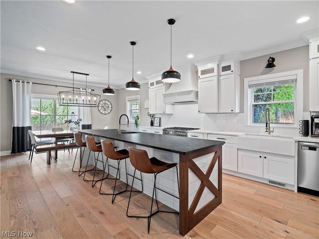 519 Kenilworth Road, Bay Village, OH 44140