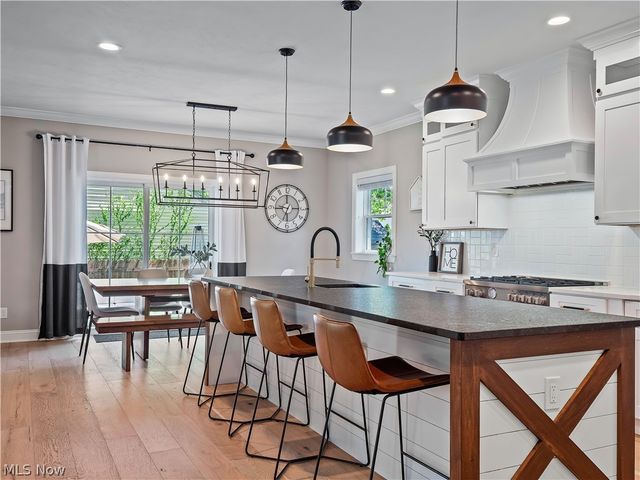 519 Kenilworth Road, Bay Village, OH 44140