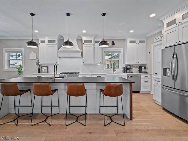 519 Kenilworth Road, Bay Village, OH 44140