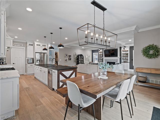 519 Kenilworth Road, Bay Village, OH 44140