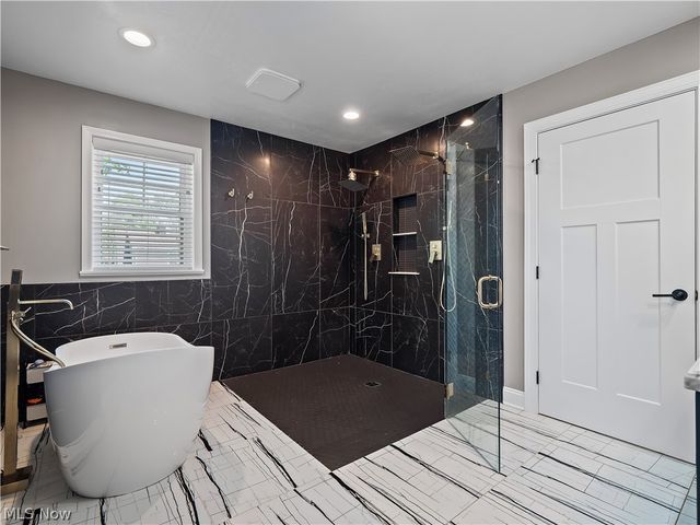519 Kenilworth Road, Bay Village, OH 44140