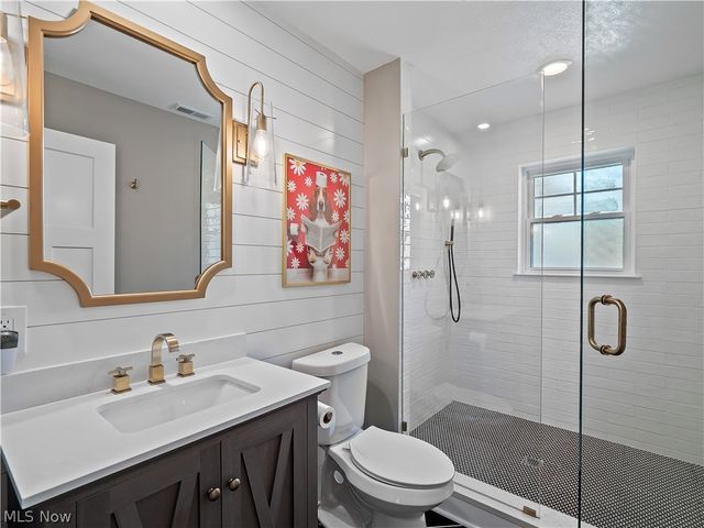 519 Kenilworth Road, Bay Village, OH 44140