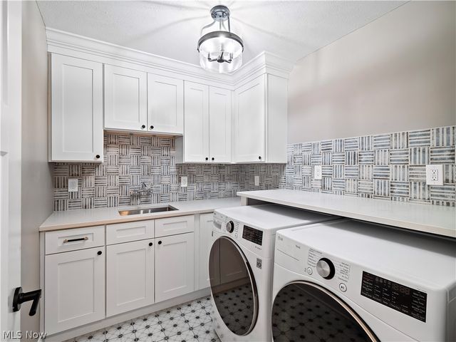 519 Kenilworth Road, Bay Village, OH 44140