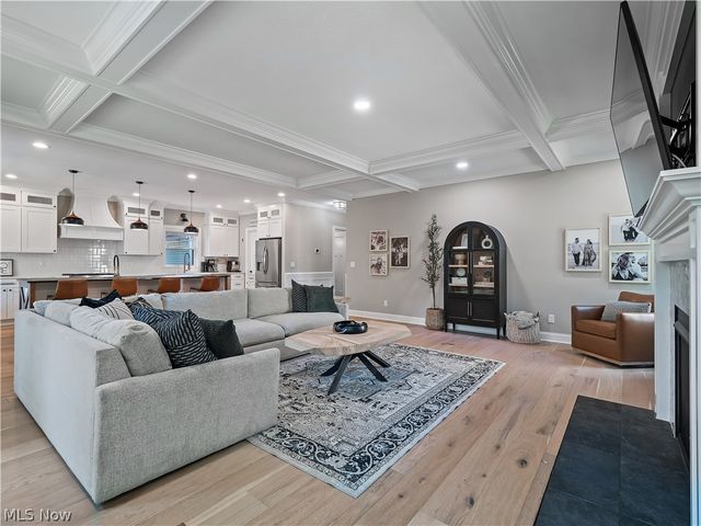 519 Kenilworth Road, Bay Village, OH 44140