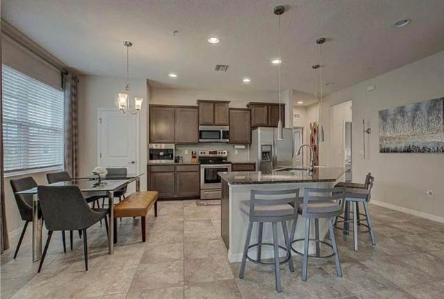 8342 ENCLAVE WAY 104, Sarasota, FL 34243