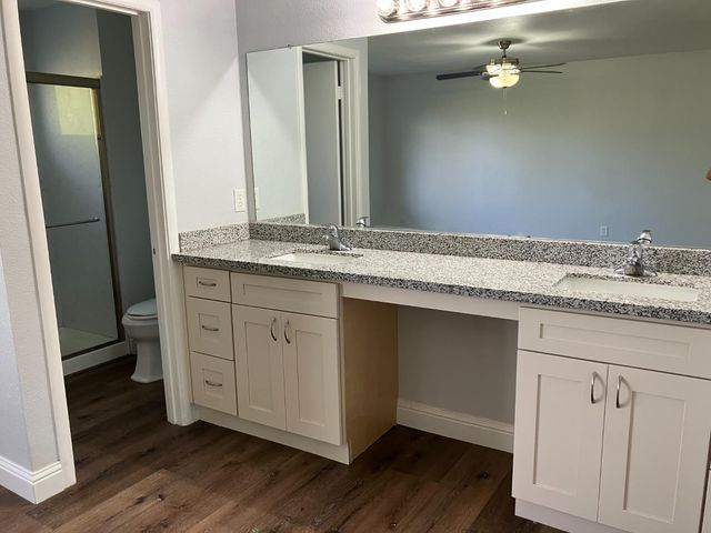 6913 Greenhaven Dr, Sacramento, CA 95831