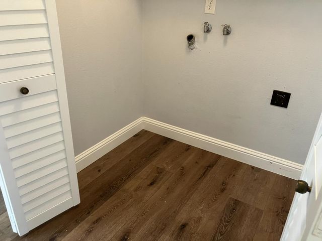 6913 Greenhaven Dr, Sacramento, CA 95831