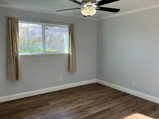 6913 Greenhaven Dr, Sacramento, CA 95831