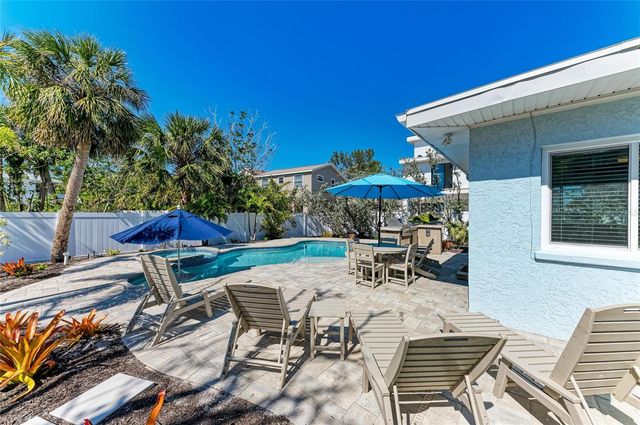 165 CRESCENT DRIVE, Anna Maria, FL 34216