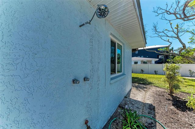 165 CRESCENT DRIVE, Anna Maria, FL 34216