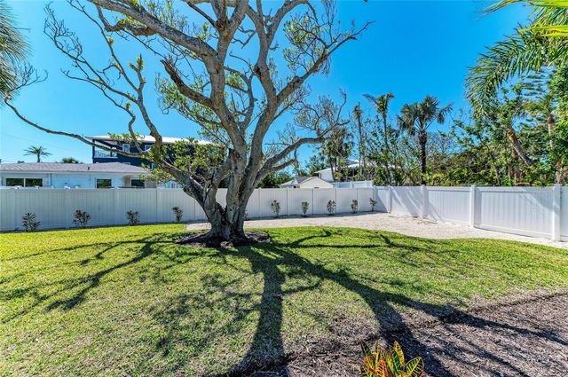 165 CRESCENT DRIVE, Anna Maria, FL 34216