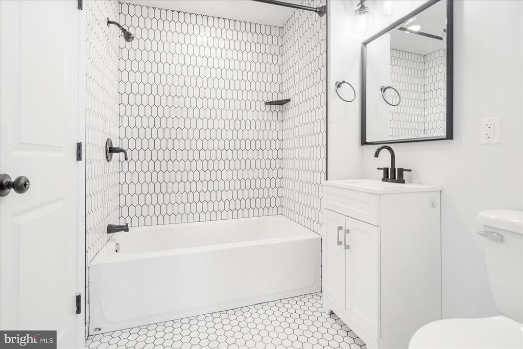 Image 30 of property listing at 731 N PATTERSON PARK AVE, Baltimore, MD 21205