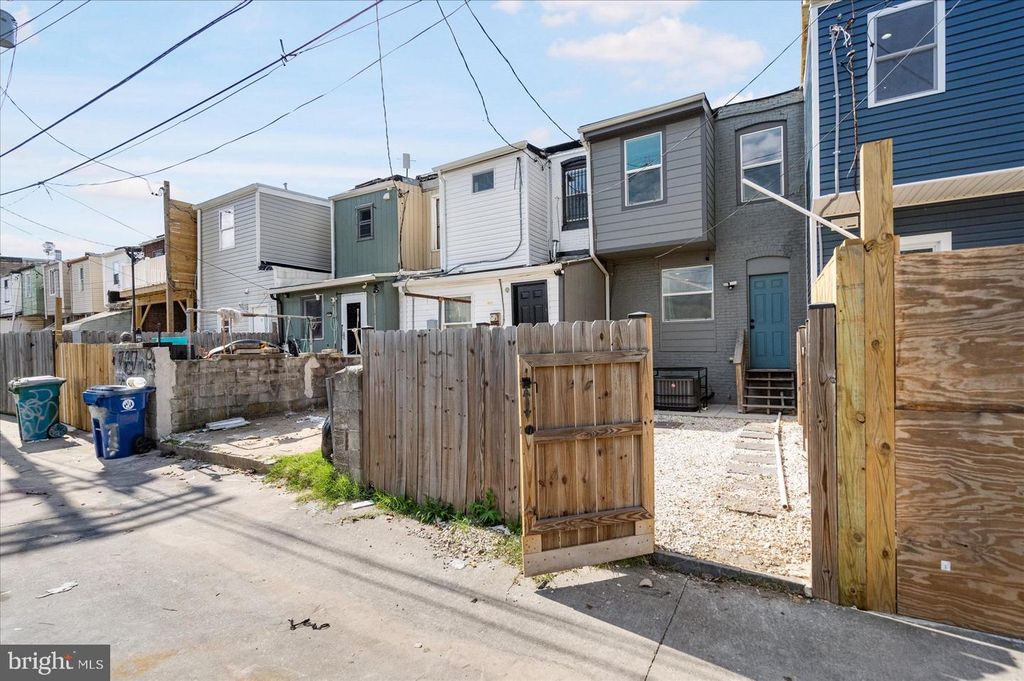 Image 49 of property listing at 731 N PATTERSON PARK AVE, Baltimore, MD 21205