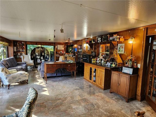 1370 Harbor View DR, North Fort Myers, FL 33917