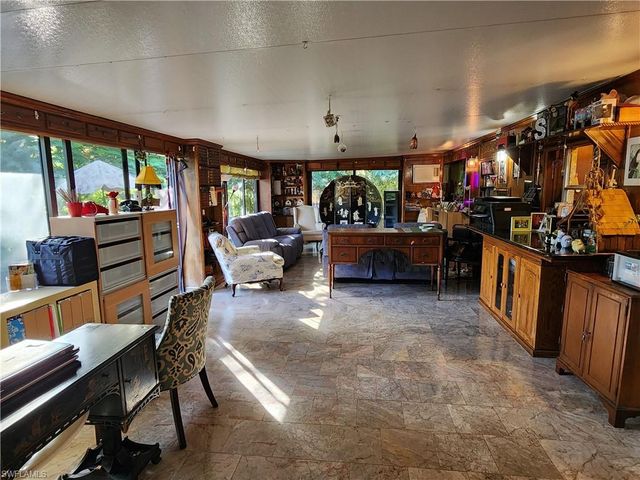 1370 Harbor View DR, North Fort Myers, FL 33917