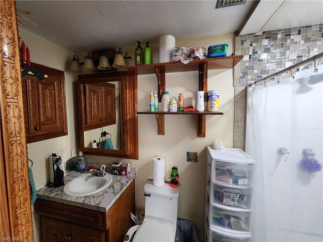 1370 Harbor View DR, North Fort Myers, FL 33917