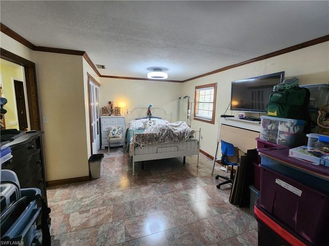 1370 Harbor View DR, North Fort Myers, FL 33917