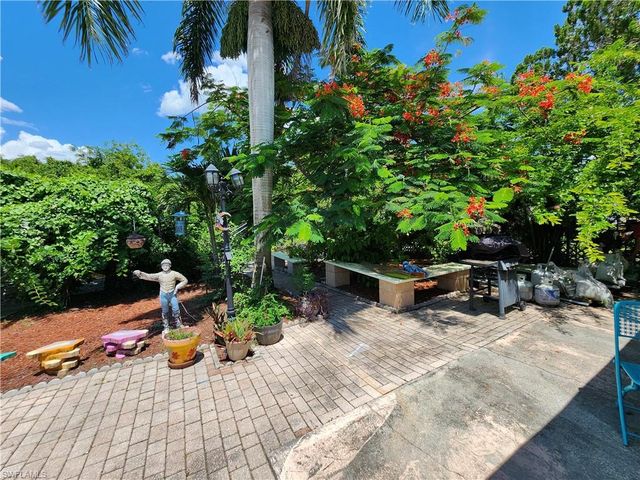 1370 Harbor View DR, North Fort Myers, FL 33917