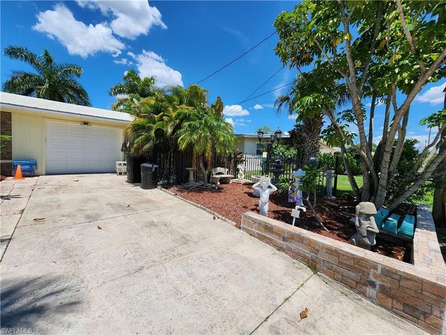 1370 Harbor View DR, North Fort Myers, FL 33917