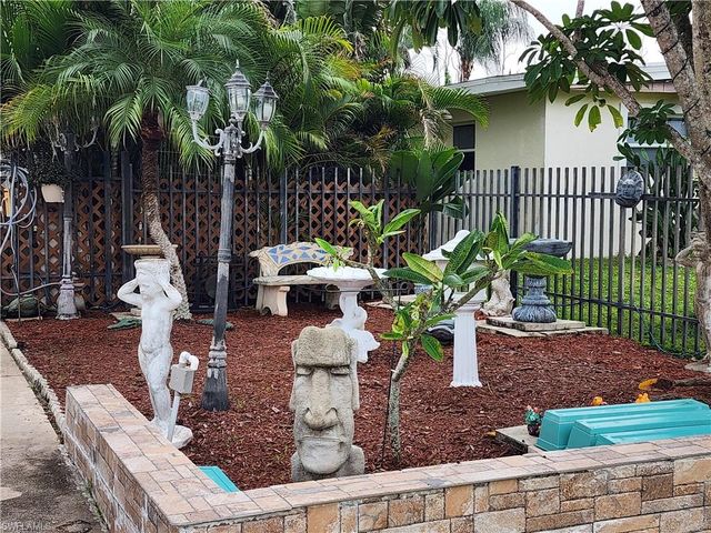 1370 Harbor View DR, North Fort Myers, FL 33917