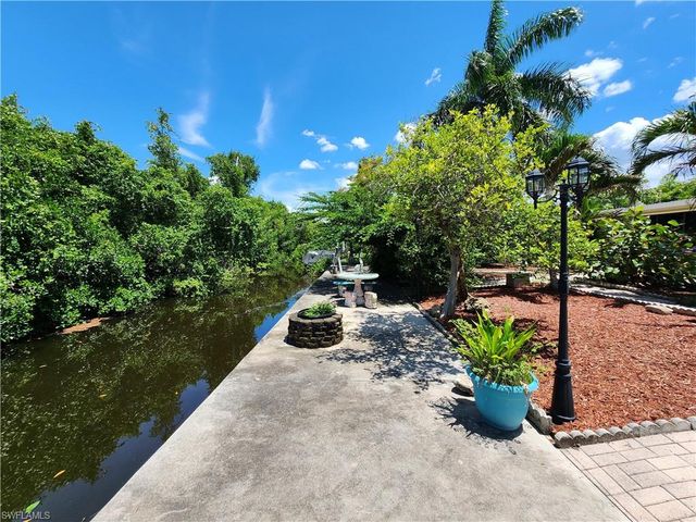 1370 Harbor View DR, North Fort Myers, FL 33917