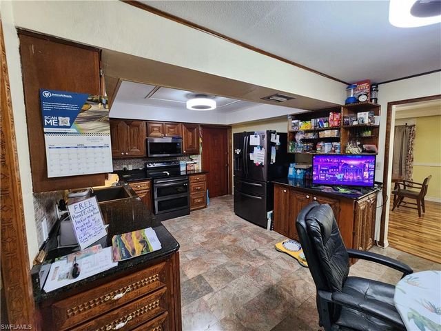 1370 Harbor View DR, North Fort Myers, FL 33917