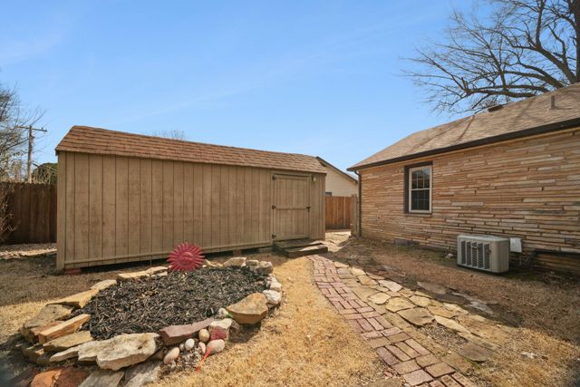 110 E 13th Place, Claremore, OK 74017